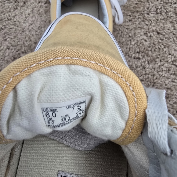 VANS Yellow and White Suede Shoe Sz. 7.5 - Picture 6 of 6